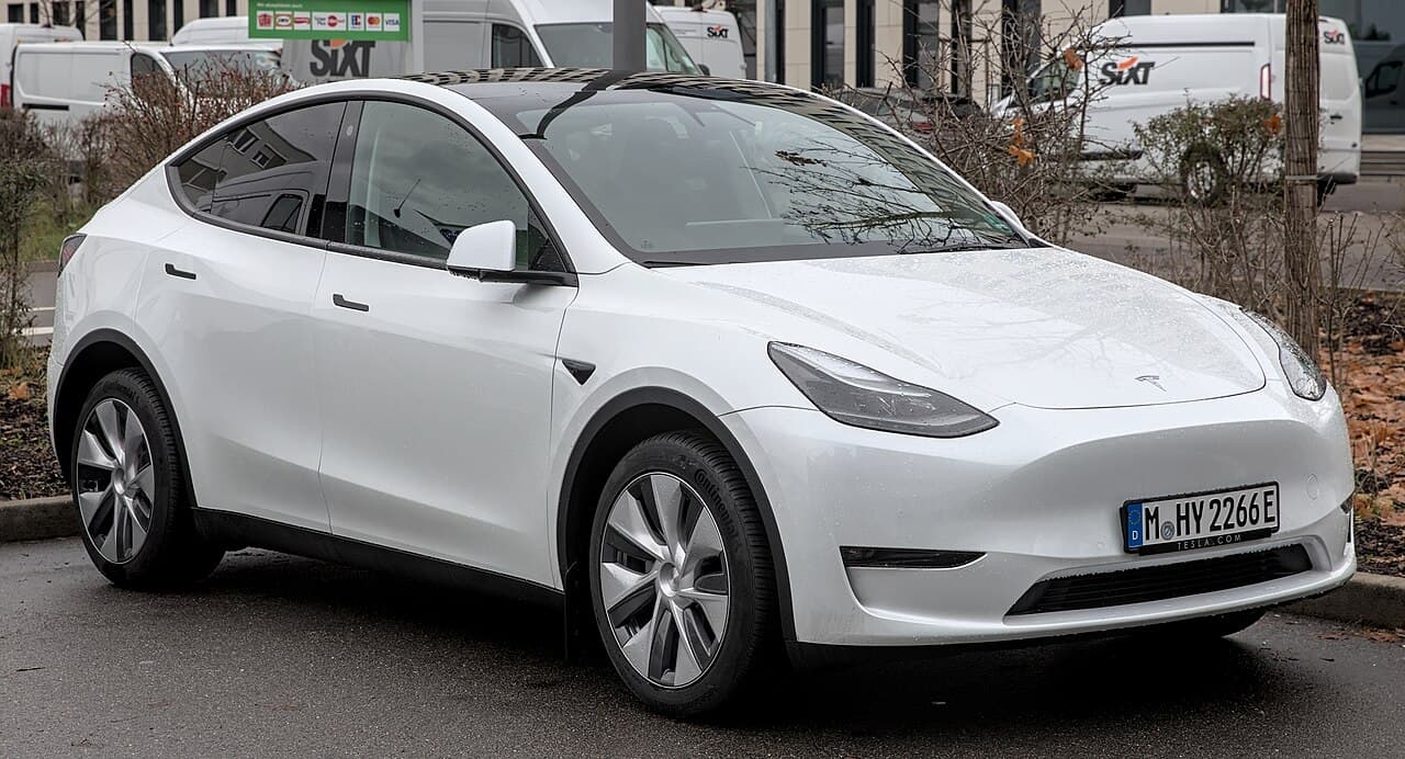 2023 Tesla Model Y RWD
